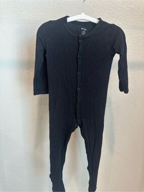 Kyte BABY Black Snap-Front baby One-Piece Footies